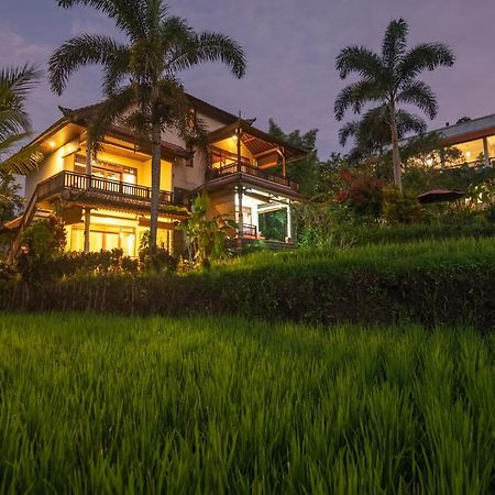 Lesong Hotel And Restaurant Munduk Buitenkant foto