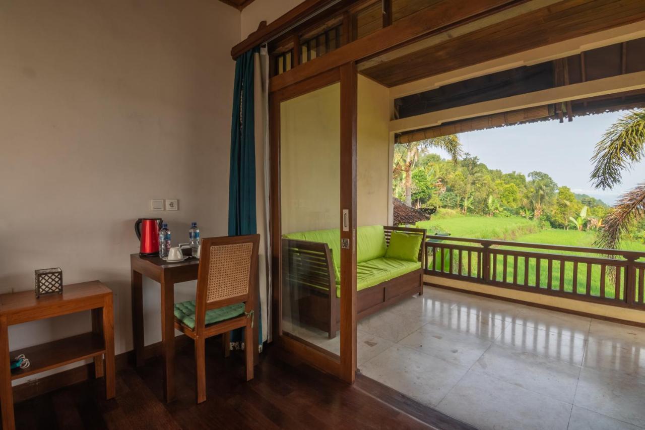 Lesong Hotel And Restaurant Munduk Buitenkant foto