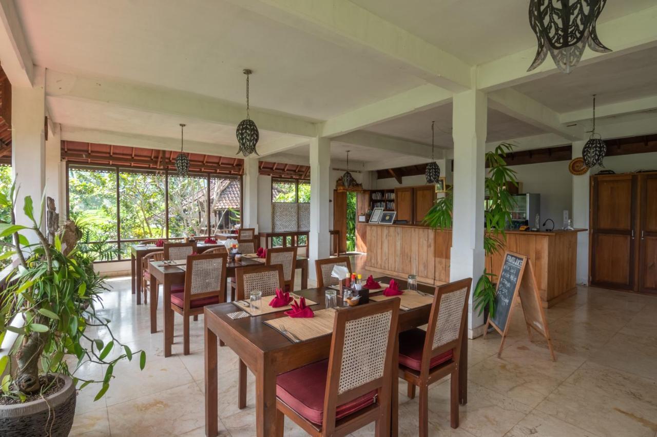 Lesong Hotel And Restaurant Munduk Buitenkant foto