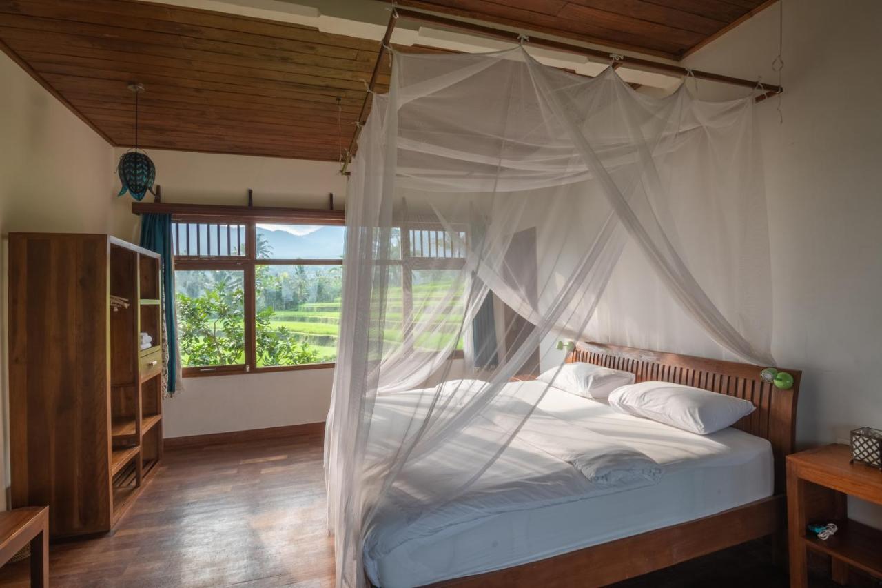 Lesong Hotel And Restaurant Munduk Buitenkant foto