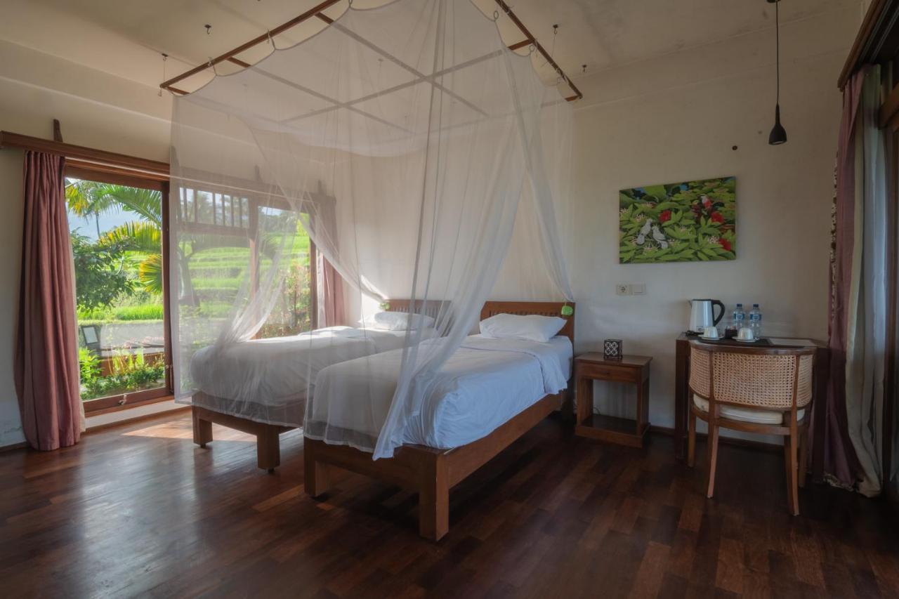 Lesong Hotel And Restaurant Munduk Buitenkant foto