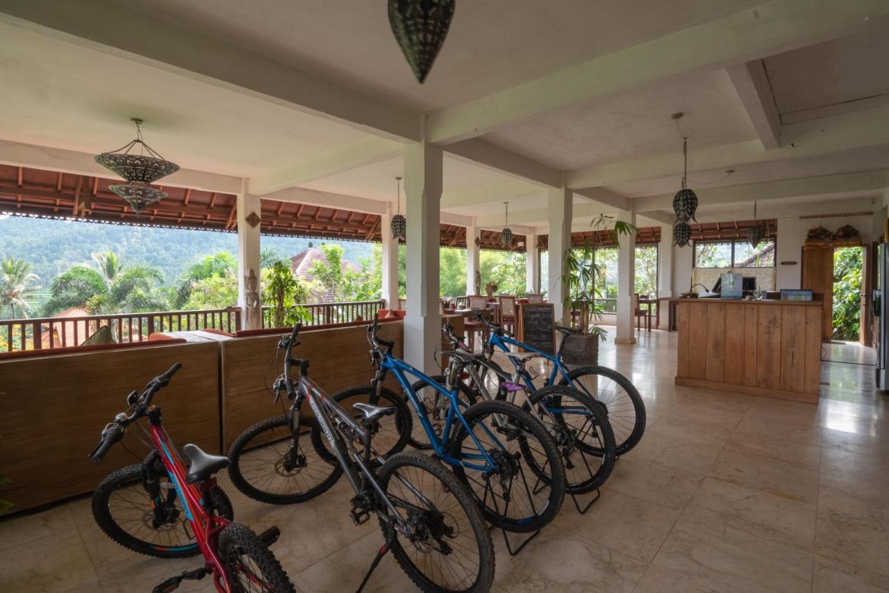 Lesong Hotel And Restaurant Munduk Buitenkant foto
