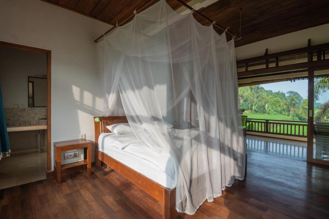 Lesong Hotel And Restaurant Munduk Buitenkant foto