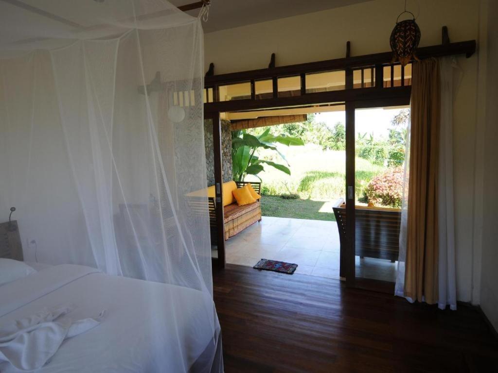 Lesong Hotel And Restaurant Munduk Buitenkant foto