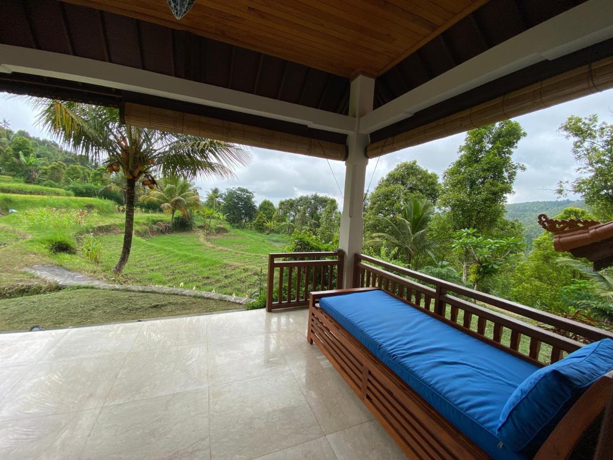 Lesong Hotel And Restaurant Munduk Buitenkant foto