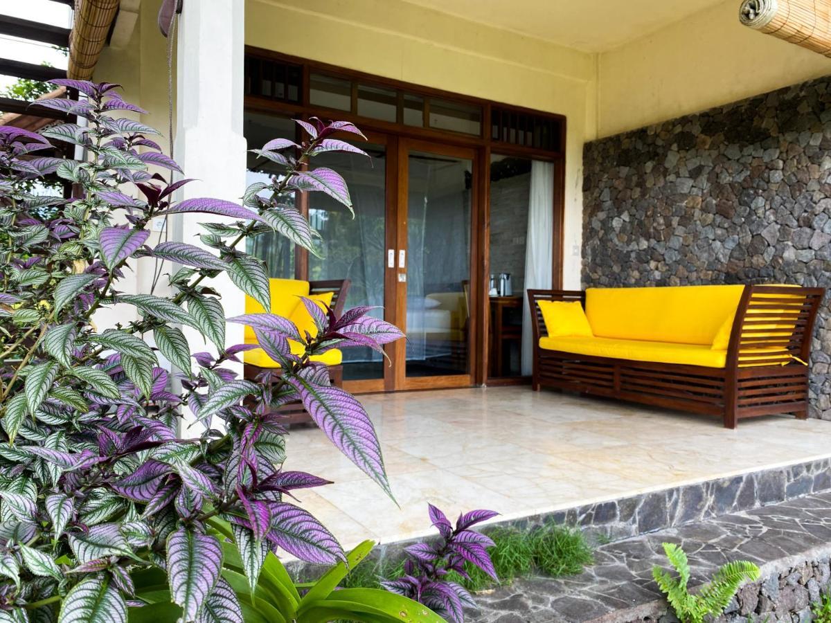 Lesong Hotel And Restaurant Munduk Buitenkant foto