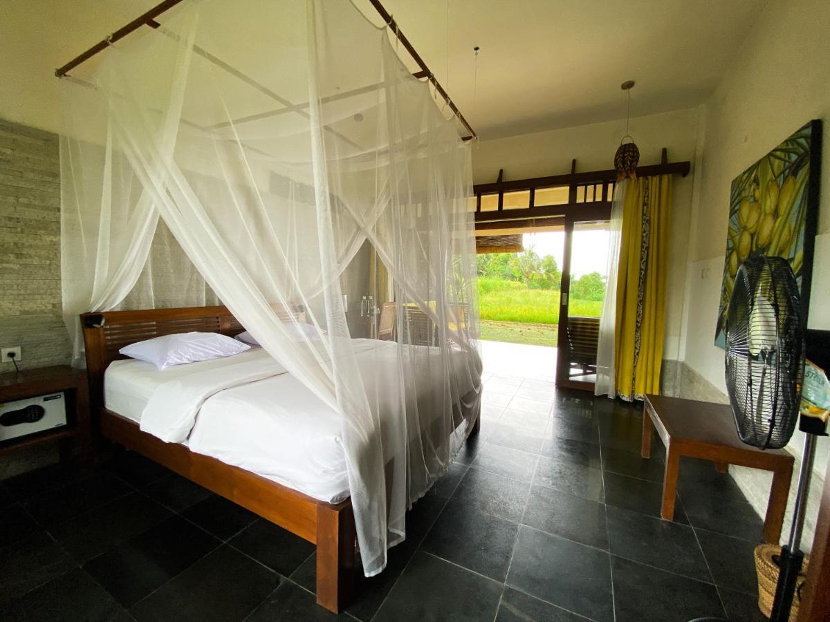 Lesong Hotel And Restaurant Munduk Buitenkant foto
