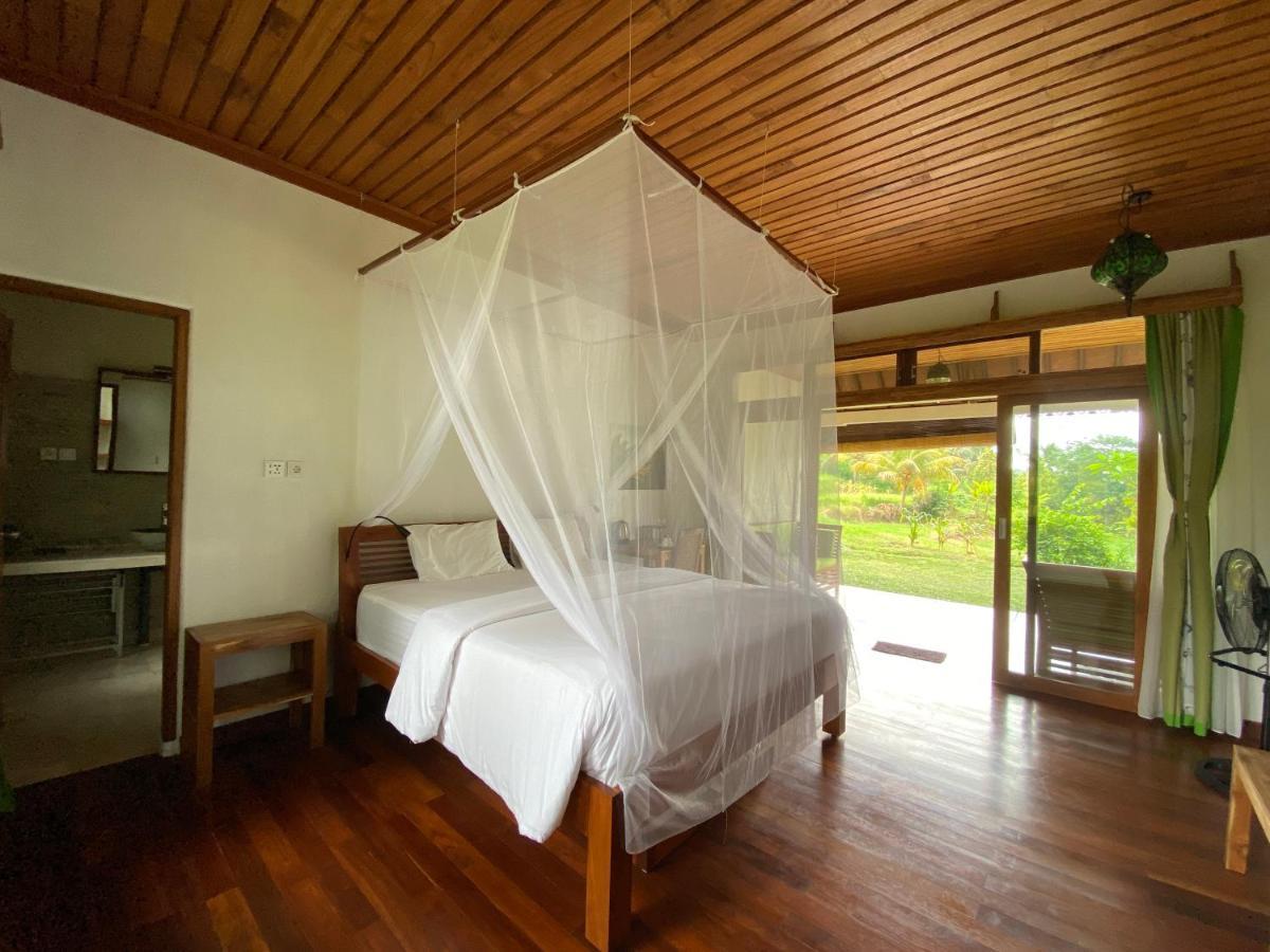 Lesong Hotel And Restaurant Munduk Buitenkant foto