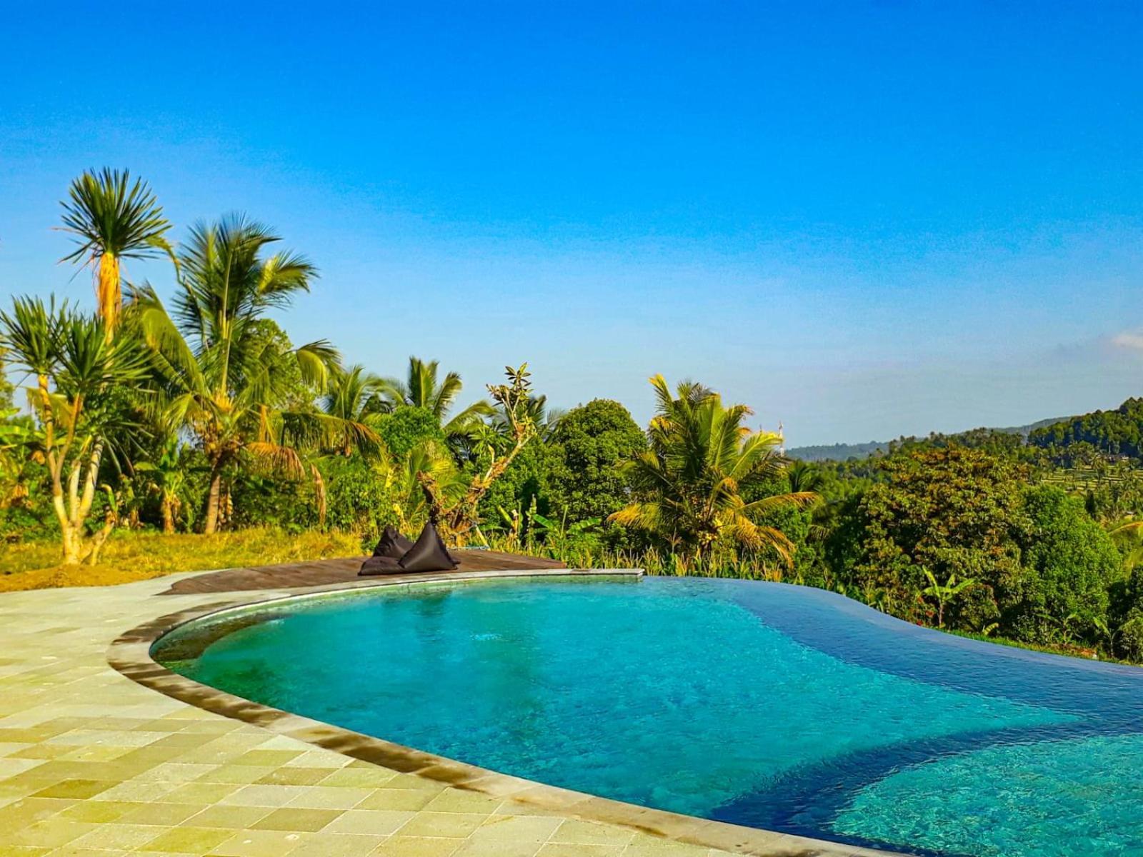 Lesong Hotel And Restaurant Munduk Buitenkant foto