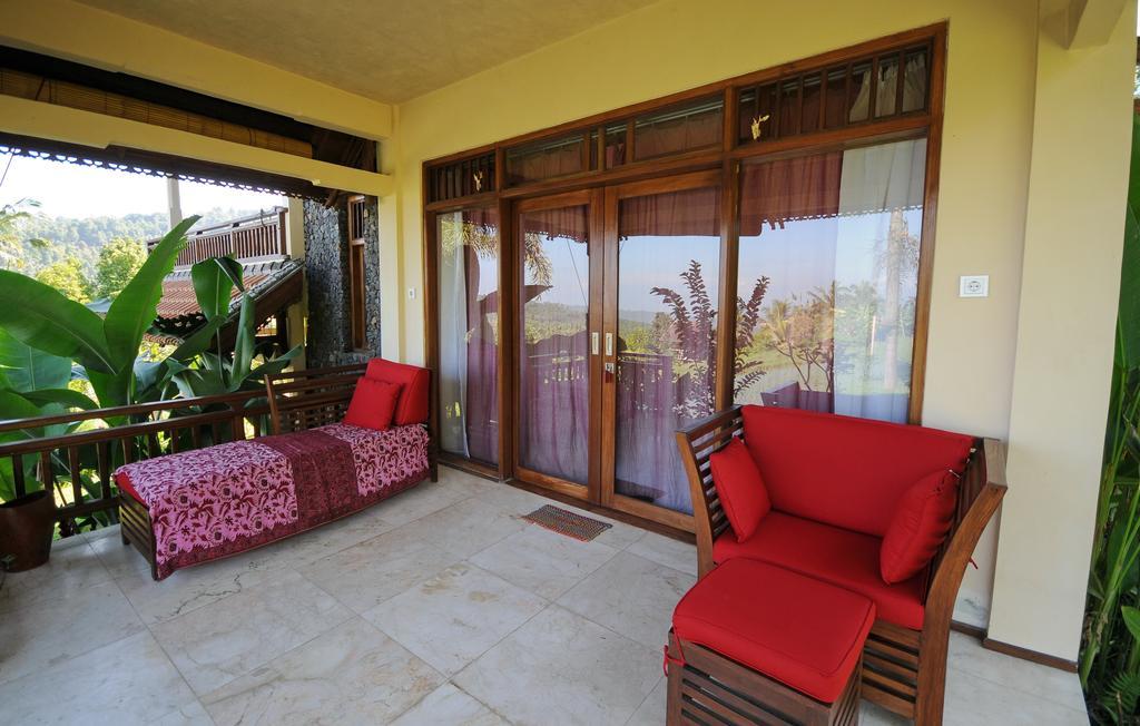 Lesong Hotel And Restaurant Munduk Buitenkant foto