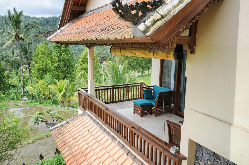 Lesong Hotel And Restaurant Munduk Buitenkant foto